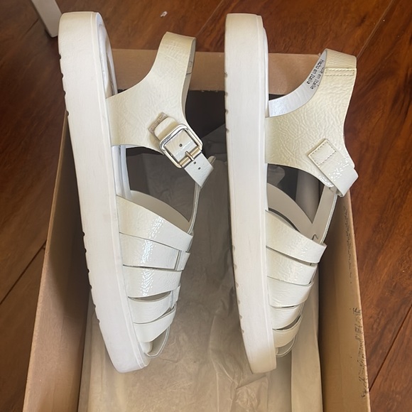 Finn Fisherman Platform Sandals - Picture 7 of 9